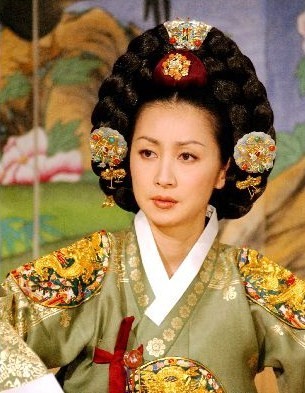 강한나가 연기한 강목주로 보는 '폭군의 셰프' 속 가채머리와 복식 | 인스티즈