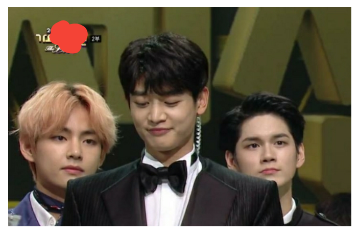차은우 vs 뷔 vs 민호 vs 옹성우 vs 민규 투샷짤.gif | 인스티즈