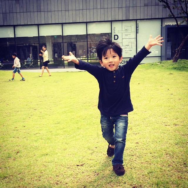 4살 생일을 맞아 한국으로 놀러온 대만쌍둥이 첼시와 제스퍼♡!! | 인스티즈