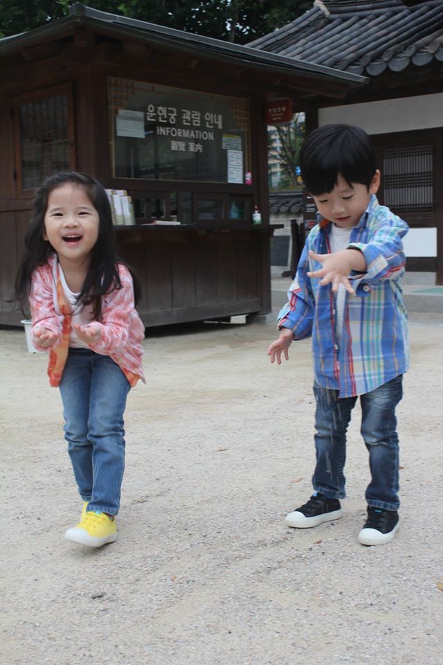 4살 생일을 맞아 한국으로 놀러온 대만쌍둥이 첼시와 제스퍼♡!! | 인스티즈