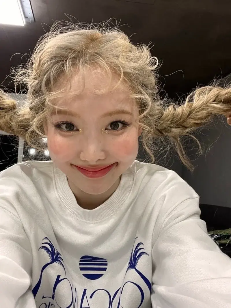 간증글 쏟아지고있는 돈 들어오는 트와이스 나연 셀카 잠금화면 | 인스티즈