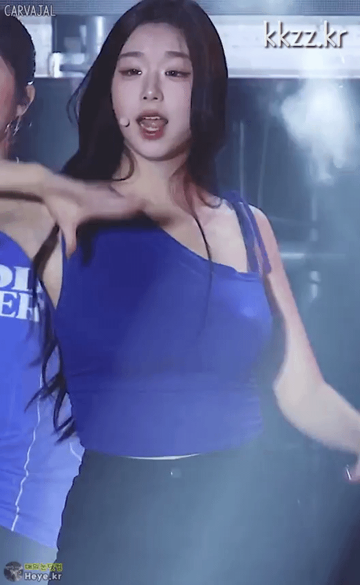 트리플에스 김채연 어제 충남대 축제...gif | 인스티즈