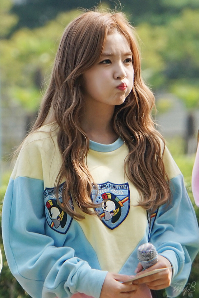 하얗고 청순한 여자.gif | 인스티즈