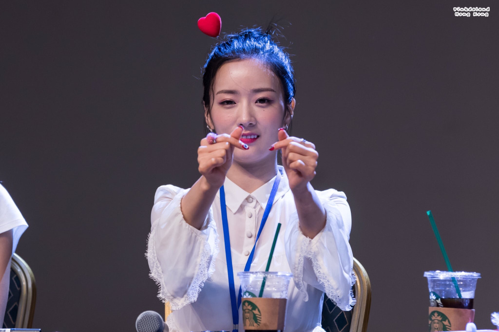 [에이핑크] 남극이라도 가고 싶은 마음이 들어서 보미 | 인스티즈