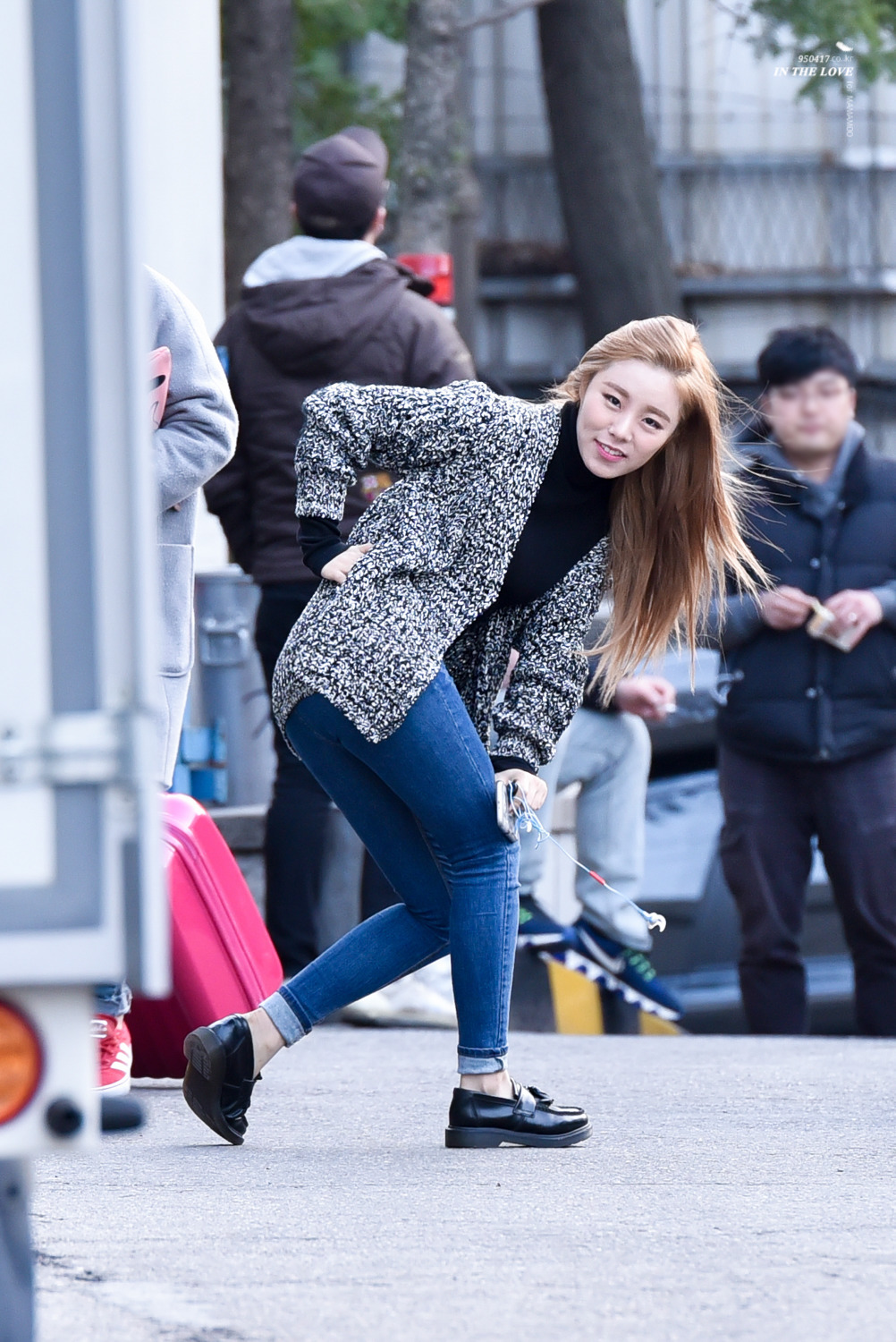 얼굴 막 쓰는 여자 아이돌 | 인스티즈