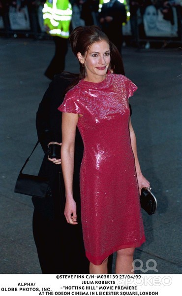 리즈시절 겨드랑이 제모 안하고 등장해 화제였던 줄리아 로버츠.JPG | 인스티즈