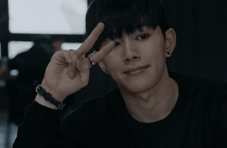 남배우랑 남돌이 BL연기하다 사랑에 빠짐.gif | 인스티즈