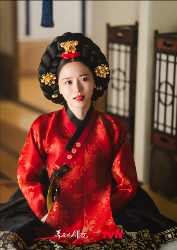 강한나가 연기한 강목주로 보는 '폭군의 셰프' 속 가채머리와 복식 | 인스티즈