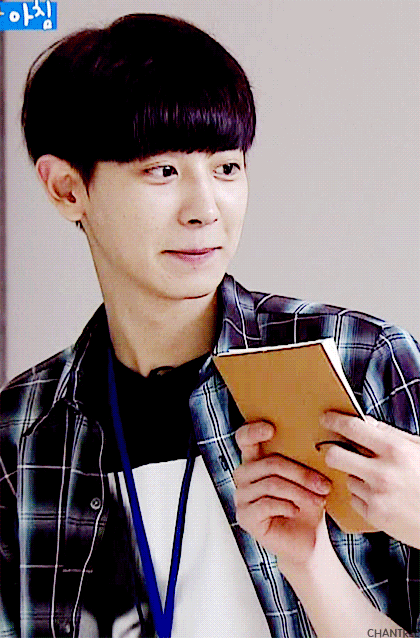 평소와 웃을때 차이가 커보이는 아이돌.jpg | 인스티즈