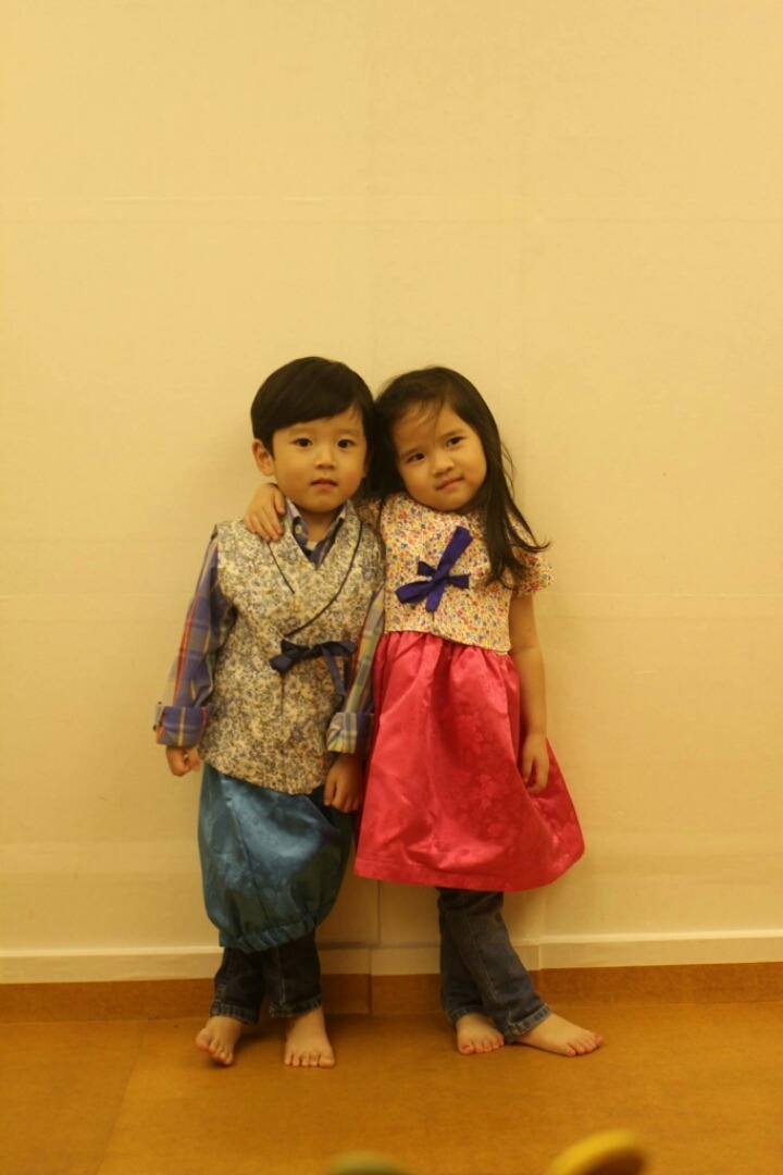 4살 생일을 맞아 한국으로 놀러온 대만쌍둥이 첼시와 제스퍼♡!! | 인스티즈