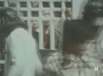 [영화택시운전사] 영화에 나오지 않은 위르겐 힌츠페터 기자의 뒷이야기.GIF | 인스티즈
