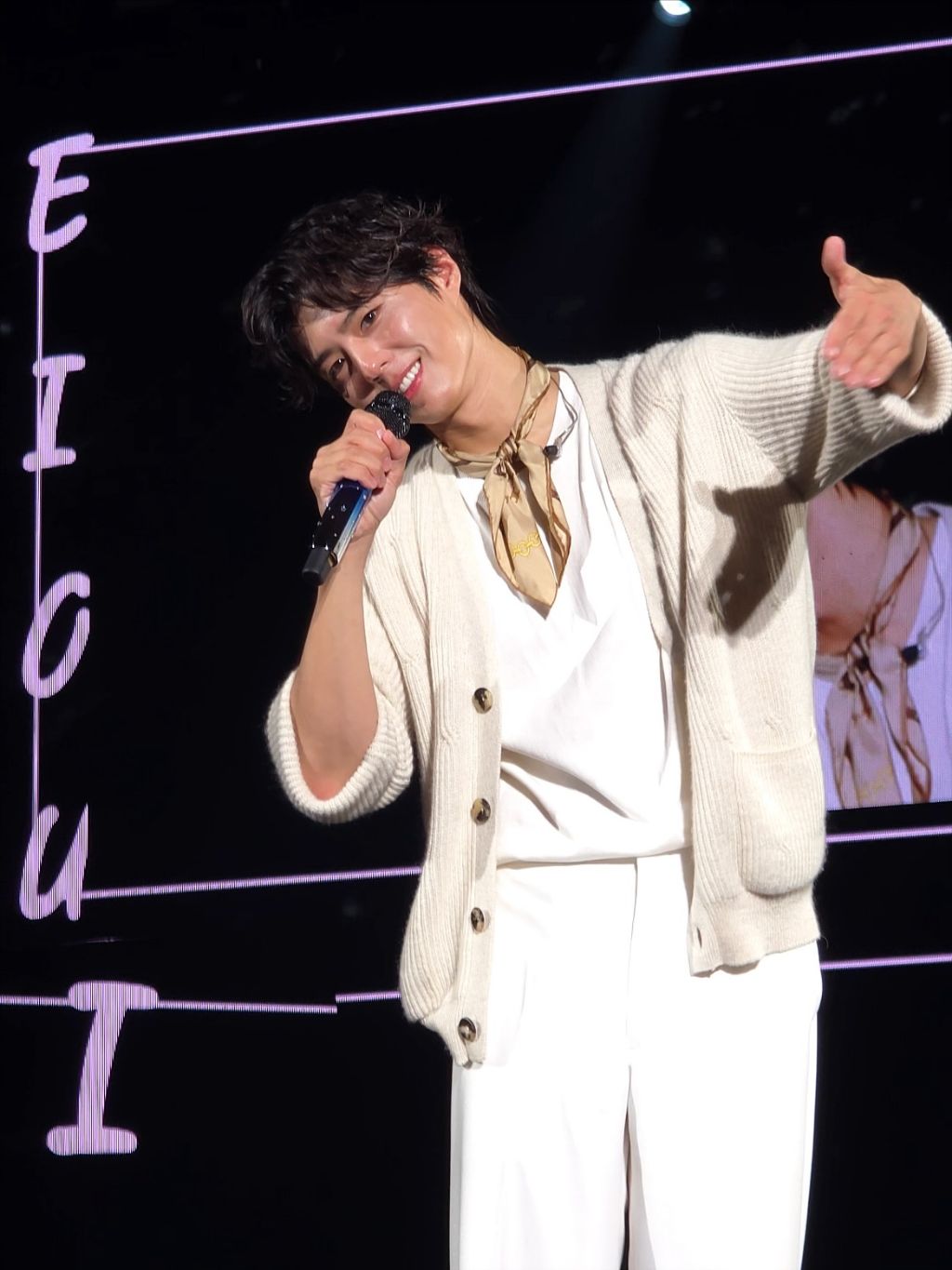 팬미팅에서 만삭임산부를 발견한 박보검.jpg | 인스티즈