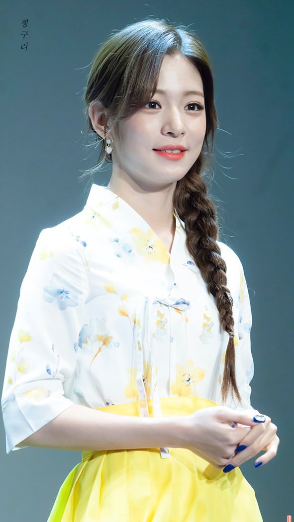 한복입은 프로미스나인 이채영.jpg | 인스티즈