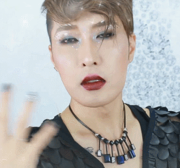젠더리스라는 김기수의 제스쳐 (사탕 쯉쯉) | 인스티즈