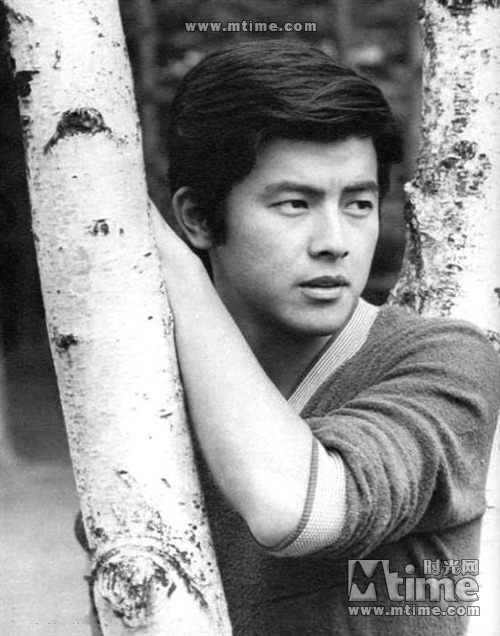 단 7년간의 활동으로 전설이 됐고 은퇴까지 완벽했던 70년대 일본 여자아이돌 | 인스티즈