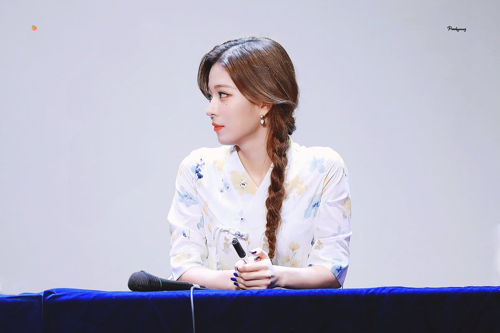 한복입은 프로미스나인 이채영.jpg | 인스티즈