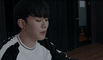 남배우랑 남돌이 BL연기하다 사랑에 빠짐.gif | 인스티즈
