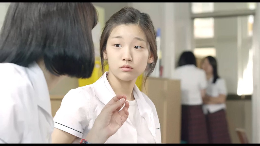 여자가 내앞에서 발가락 떨면 신호맞죠?.gif | 인스티즈