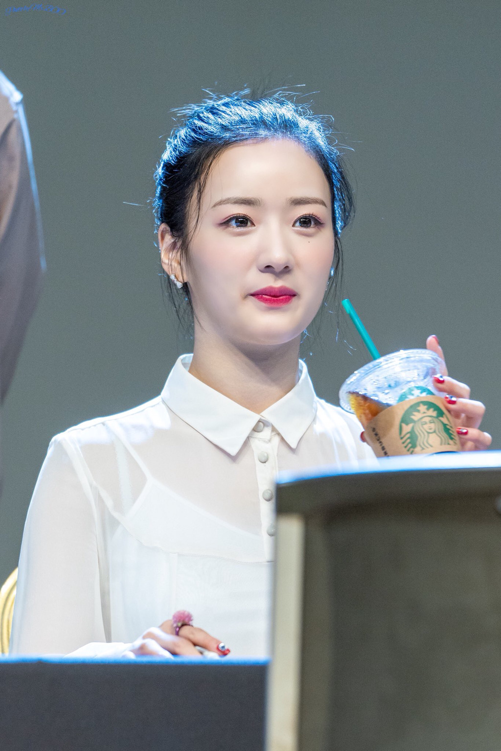 [에이핑크] 남극이라도 가고 싶은 마음이 들어서 보미 | 인스티즈