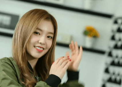 하얗고 청순한 여자.gif | 인스티즈