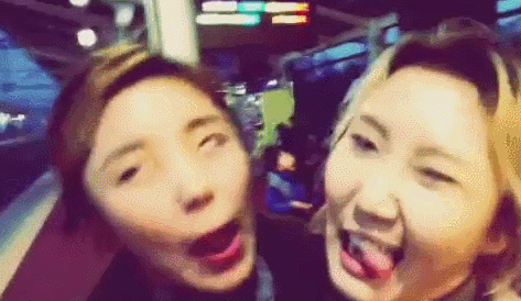 얼굴 막 쓰는 여자 아이돌 | 인스티즈