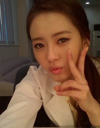 눈색깔 특이한 연예인 | 인스티즈