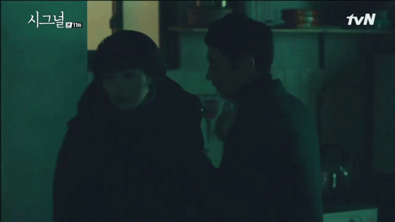 시그널이 공중파였다면 강제로 포텐셜 터졌을 러브라인.jpg | 인스티즈