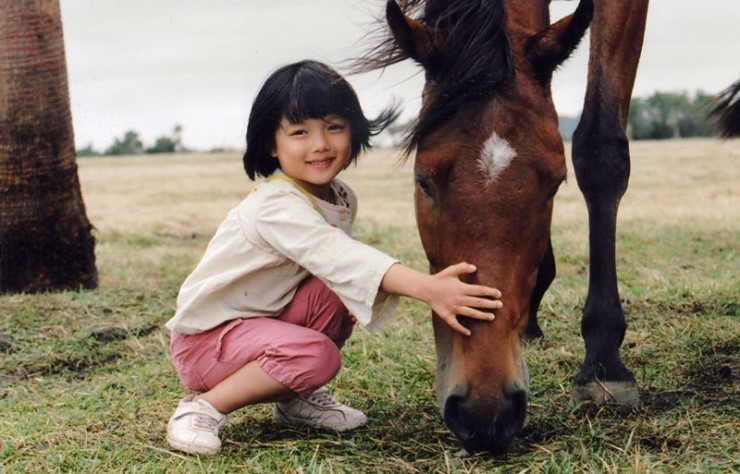 [김유정] 어릴때 모습 .jpg | 인스티즈