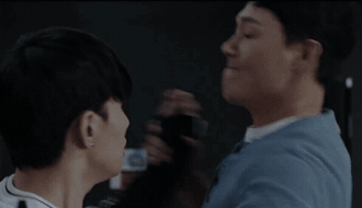 남배우랑 남돌이 BL연기하다 사랑에 빠짐.gif | 인스티즈