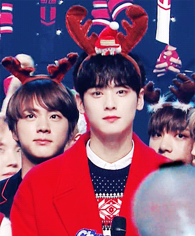 차은우 vs 뷔 vs 민호 vs 옹성우 vs 민규 투샷짤.gif | 인스티즈