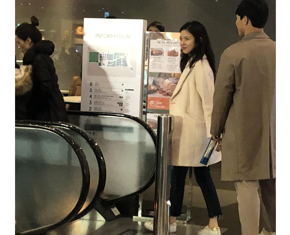 디시에 올라온 장예원 윤성빈 같이 지나가는 사진 | 인스티즈