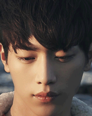 눈색깔 특이한 연예인 | 인스티즈