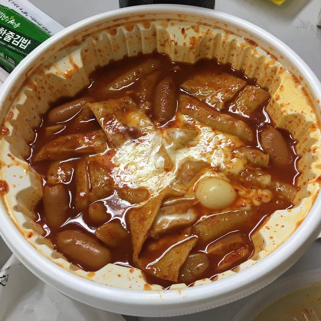 엽떡 혼자 다 먹을 수 있다 vs 없다.jpg | 인스티즈