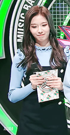 트와이스 사나 ㅎㅎ | 인스티즈