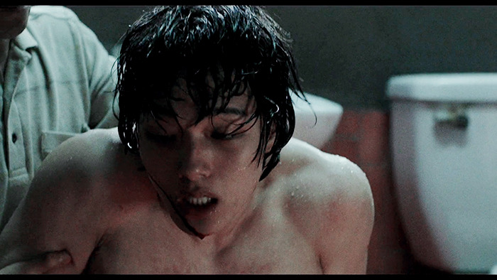 "내 새끼 와 못 가고있노...” 빡침과 분노를 일으키는 영화 속에서 울컥하게 만들었던 장면들 | 인스티즈