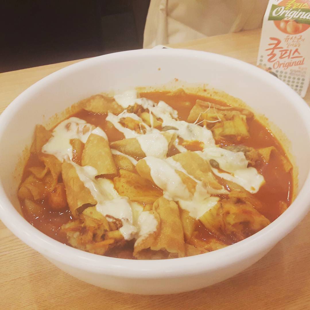 엽떡 혼자 다 먹을 수 있다 vs 없다.jpg | 인스티즈