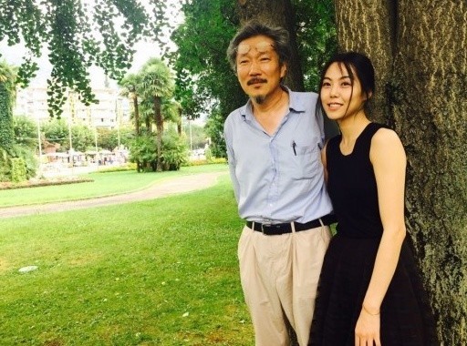 홍상수 감독과 김민희 나이차 실감.jpg | 인스티즈