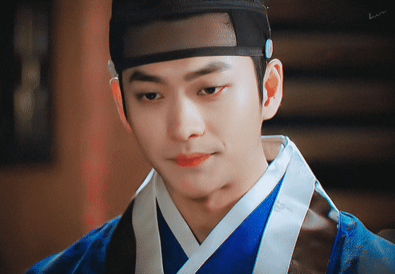 이마를 어떻게 까는지에 따라 이미지 확 달라지는 강태오 gif | 인스티즈