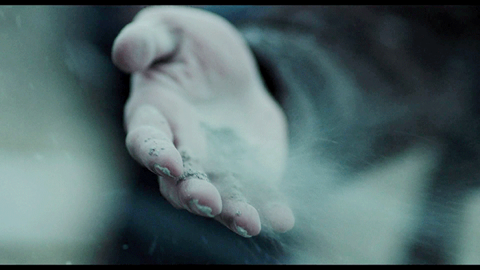 "내 새끼 와 못 가고있노...” 빡침과 분노를 일으키는 영화 속에서 울컥하게 만들었던 장면들 | 인스티즈