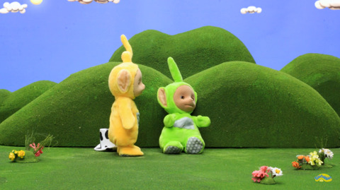 나비 쫓는 텔레토비.jpg (텔레토비 무서워하는 사람 주의) | 인스티즈