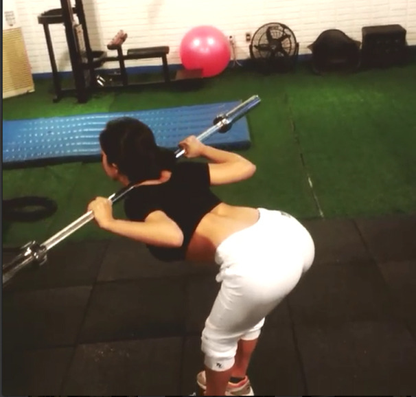 여자아이돌 헬스장 움짤.JPGIF (스쿼트 놀람 주의) | 인스티즈