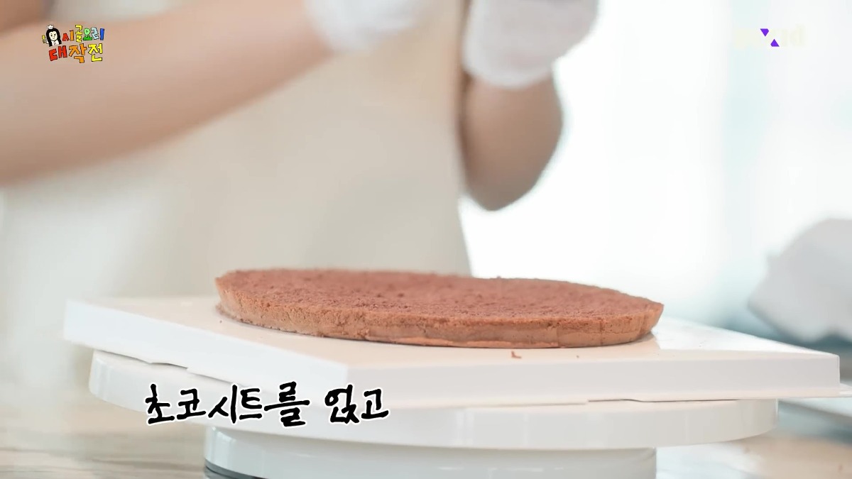 10단 딸기 시루 들고 부처님 생일파티 참석한 전소연.jpg | 인스티즈