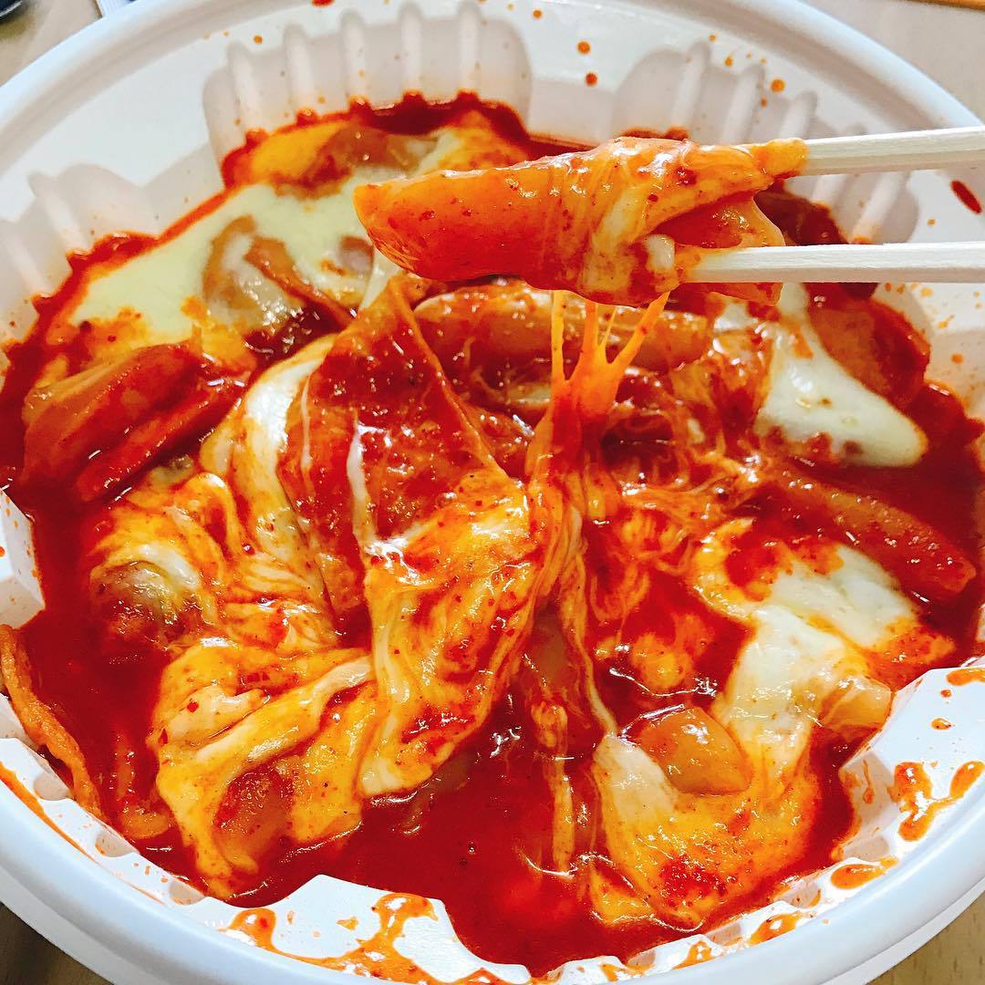 엽떡 혼자 다 먹을 수 있다 vs 없다.jpg | 인스티즈