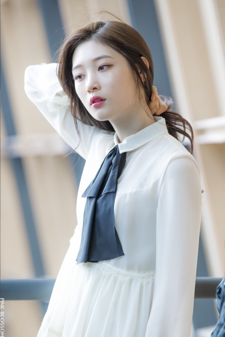 머리 묶으면 분위기가 확 달라지는 정채연 | 인스티즈