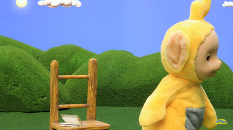 나비 쫓는 텔레토비.jpg (텔레토비 무서워하는 사람 주의) | 인스티즈