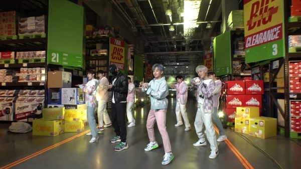 [아이돌이야기] '비' 가 밀어주는 신인 싸이퍼... 왜 안될까? | 인스티즈