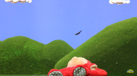 나비 쫓는 텔레토비.jpg (텔레토비 무서워하는 사람 주의) | 인스티즈