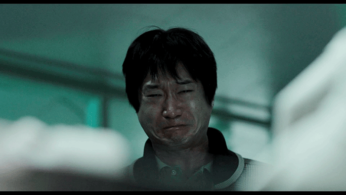 "내 새끼 와 못 가고있노...” 빡침과 분노를 일으키는 영화 속에서 울컥하게 만들었던 장면들 | 인스티즈