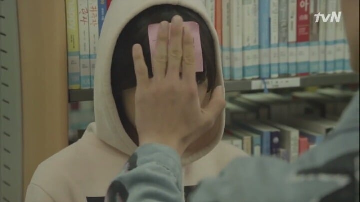 내릴수록 멘붕오는 남녀 연예인 손크기 비교짤.jpg | 인스티즈