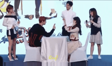 내릴수록 멘붕오는 남녀 연예인 손크기 비교짤.jpg | 인스티즈